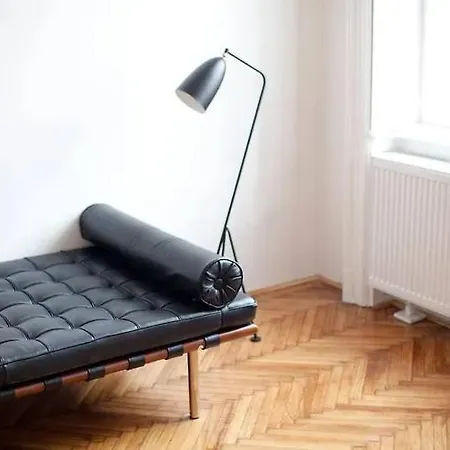 Hotel Bachelor Pad Pax 24 Gentlemen's Power Package Krakov